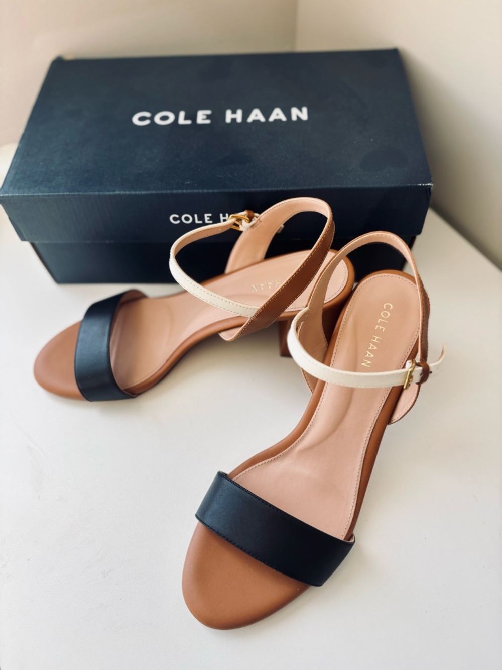 Cole Haan Women's Josie
Block Heel - Pecan/Ivory/Black NIB 8